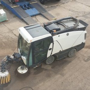 foto 4t/1.8m3 sweeper Johnston GOOD CONDITION